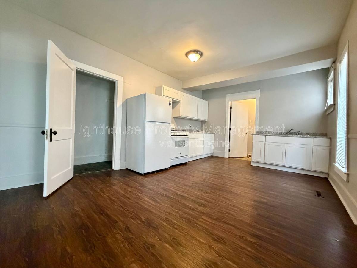 Apartment for rent at 1515 Hoyt St #1, Muskegon, MI 49442