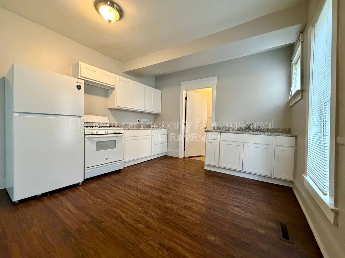 Apartment for rent at 1515 Hoyt St #1, Muskegon, MI 49442
