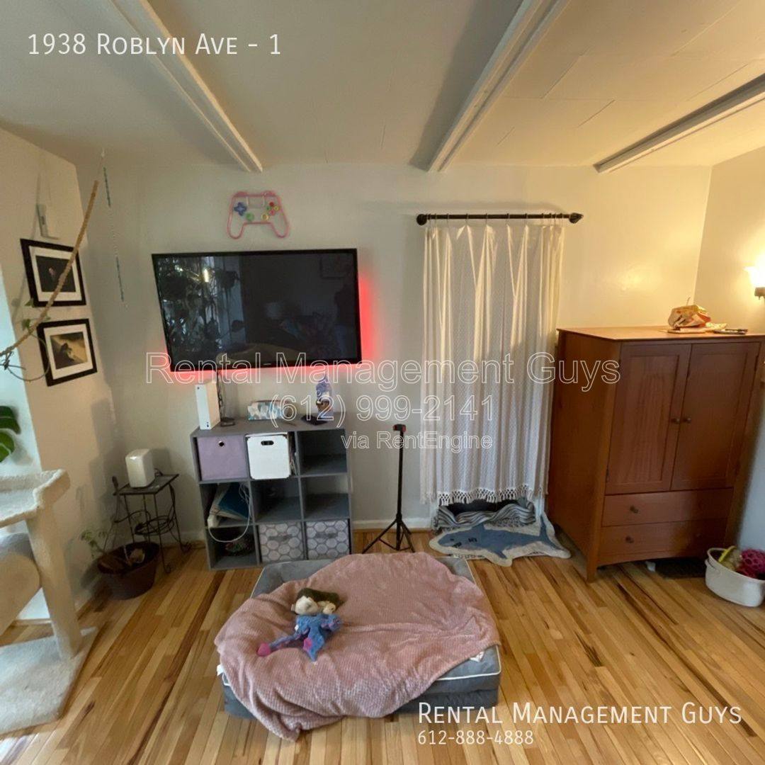 Apartment for rent at 1938 Roblyn Ave #1, Saint Paul, MN 55104