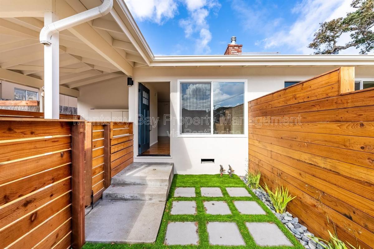 Apartment for rent at 226 Park St, Pacific Grove, CA 93950