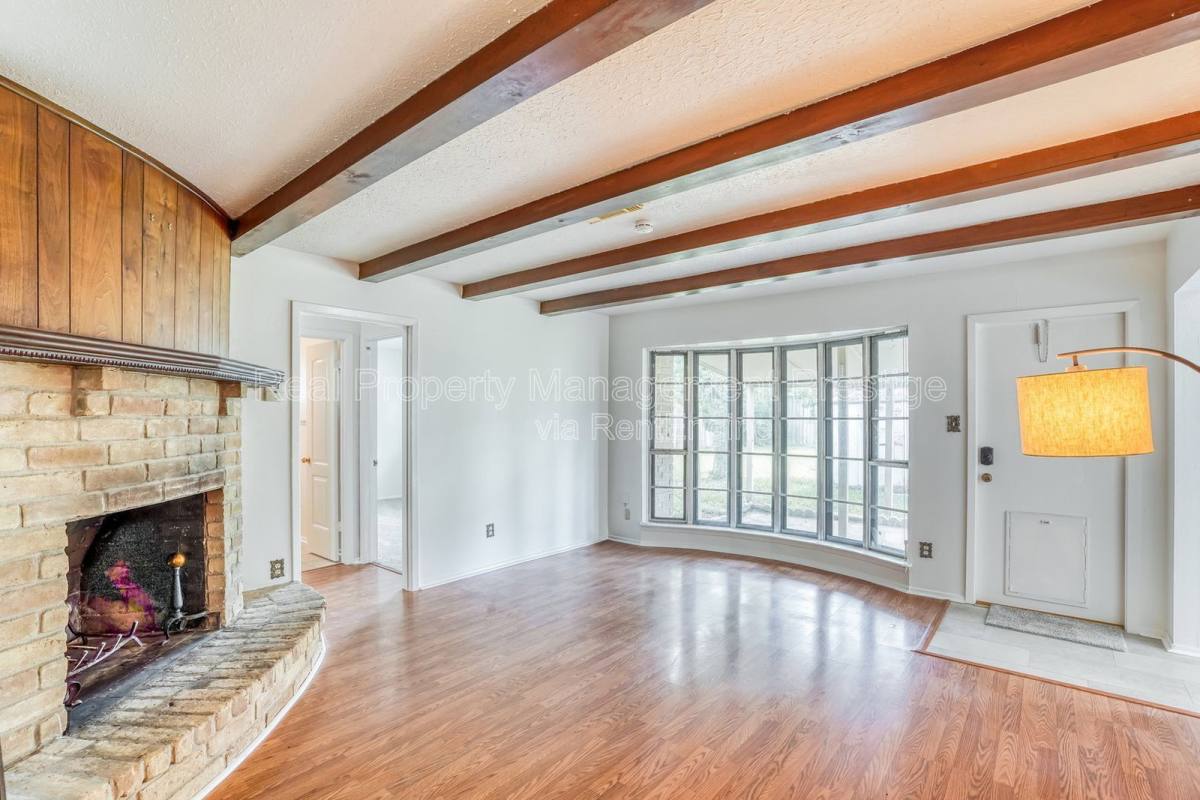 House for rent at 500 Stoneledge Dr, Friendswood, TX 77546
