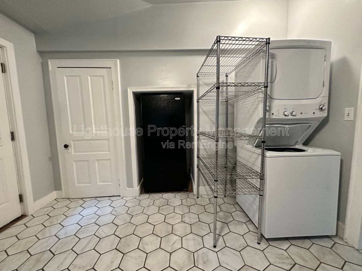 House for rent at 722 N Gordon St, Marshall, MI 49068
