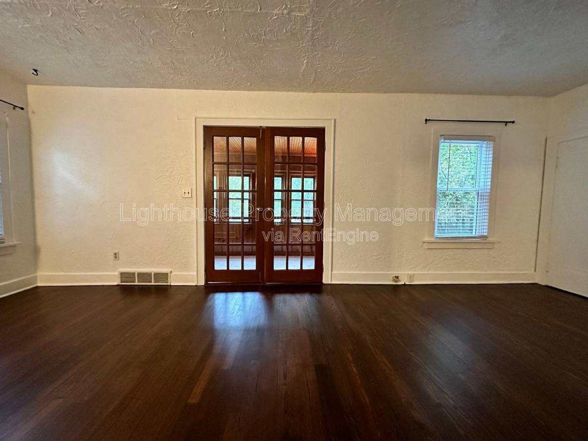 House for rent at 722 N Gordon St, Marshall, MI 49068