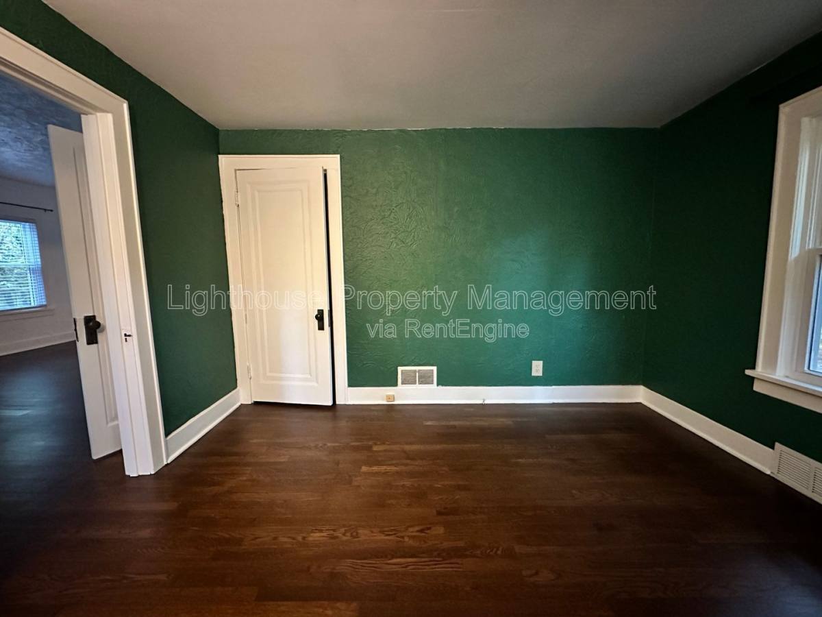 House for rent at 722 N Gordon St, Marshall, MI 49068