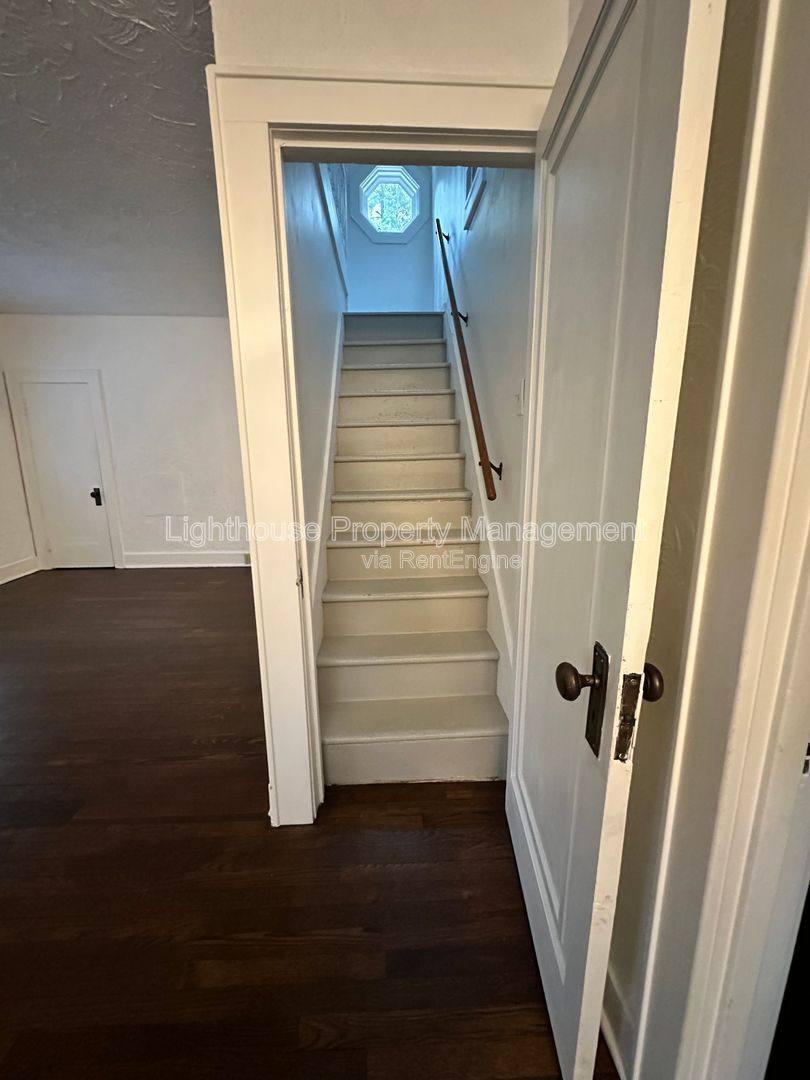 House for rent at 722 N Gordon St, Marshall, MI 49068