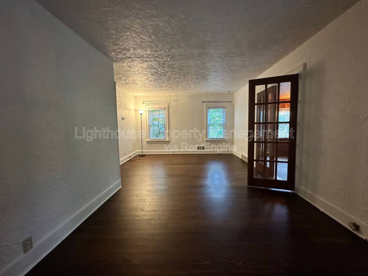 House for rent at 722 N Gordon St, Marshall, MI 49068