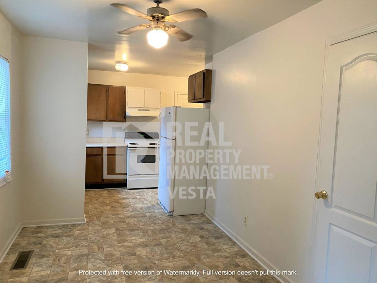 House for rent at 627 Maplewood Dr, Bonaire, GA 31005