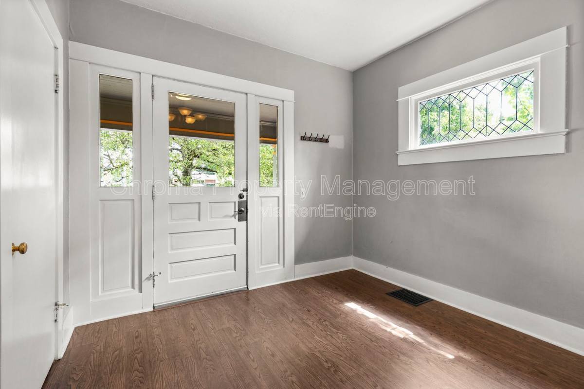 House for rent at 6933 N Interstate Ave, Portland, OR 97217