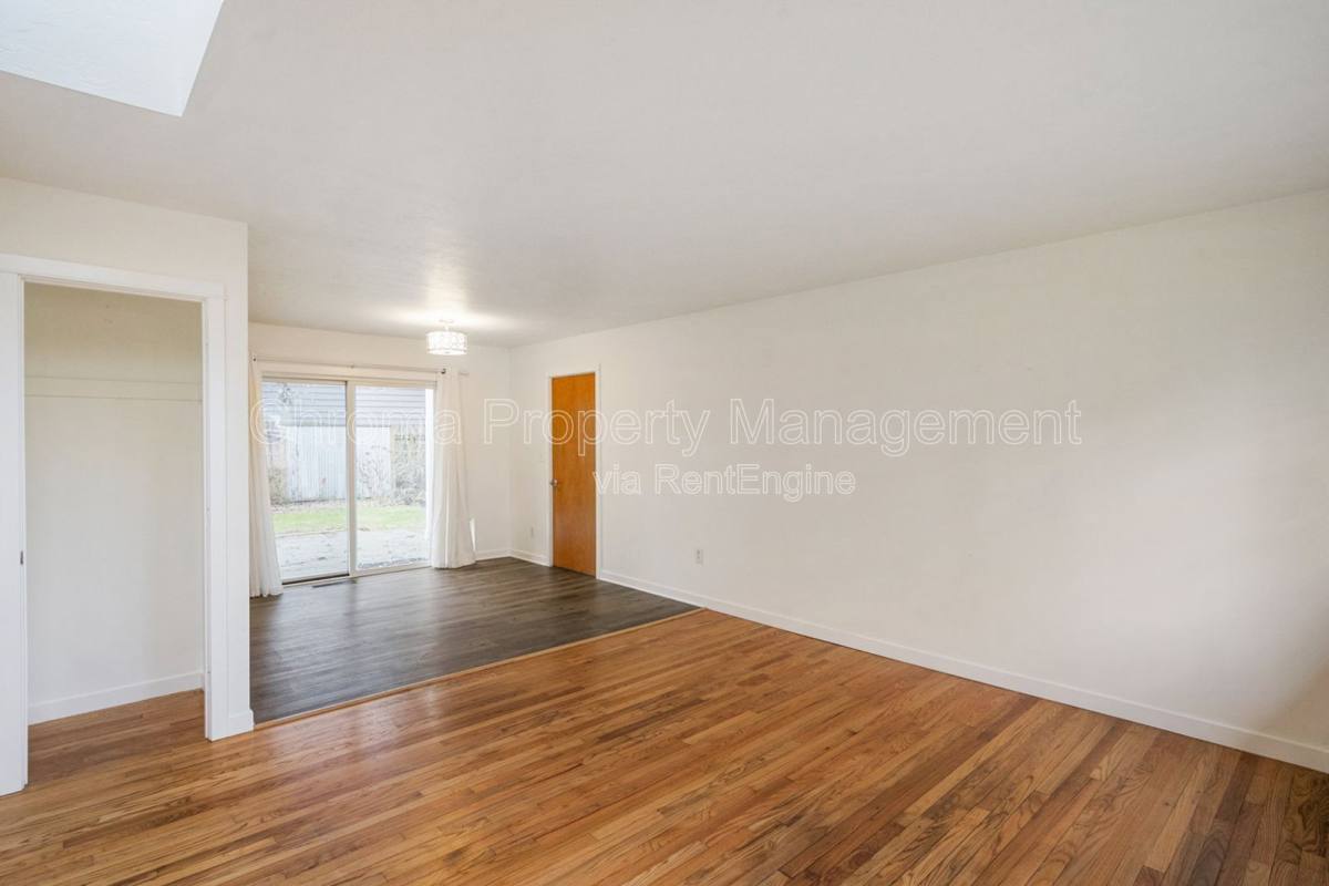 Apartment for rent at 8715 N Washburne Ave #A, Portland, OR 97217