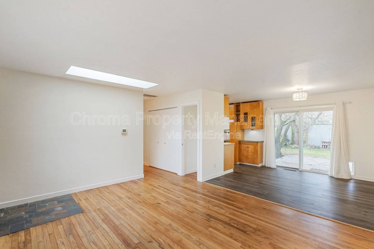Apartment for rent at 8715 N Washburne Ave #A, Portland, OR 97217