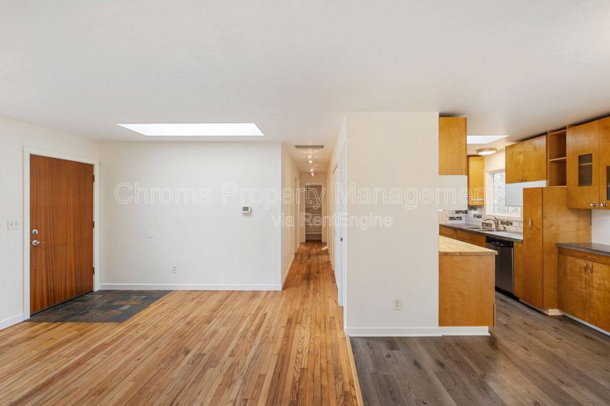 Apartment for rent at 8715 N Washburne Ave #A, Portland, OR 97217