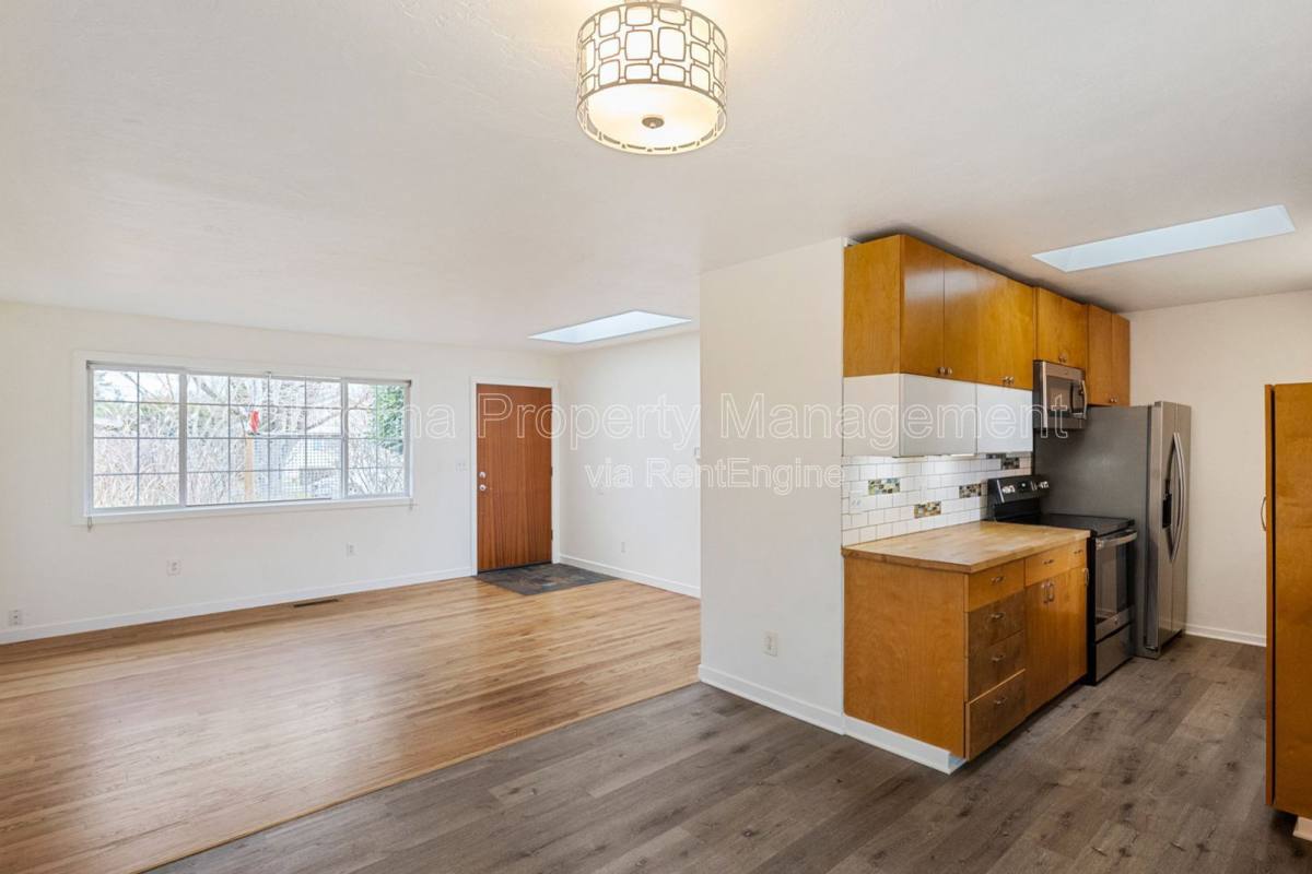 Apartment for rent at 8715 N Washburne Ave #A, Portland, OR 97217