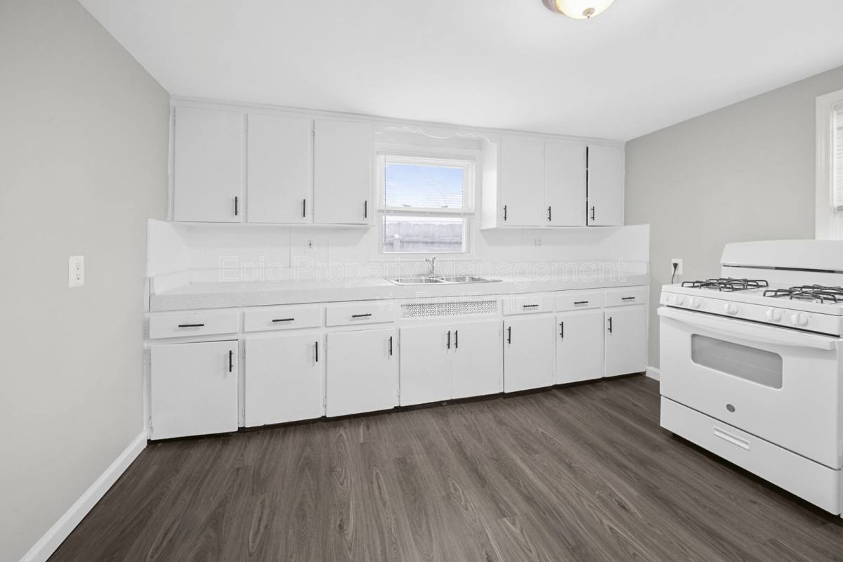 House for rent at 21930 Elroy Ave, Warren, MI 48089