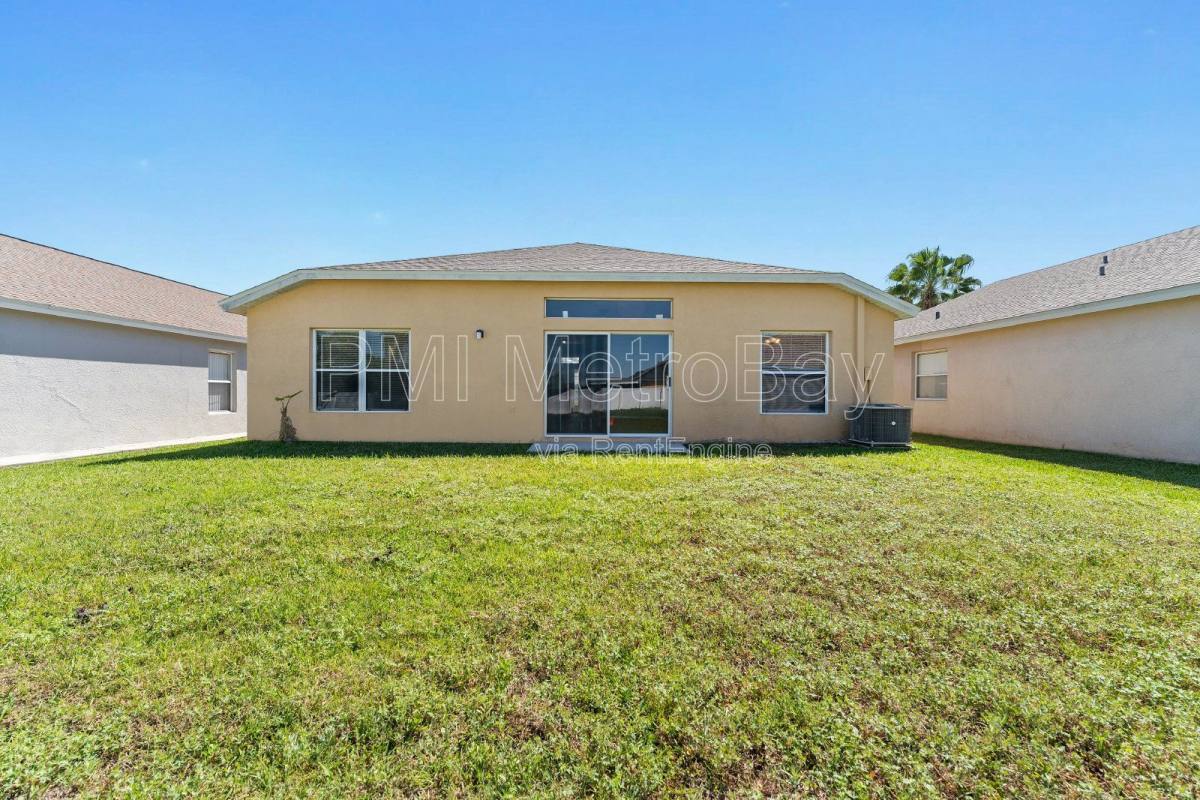 House for rent at 1010 Summer Breeze Dr, Brandon, FL 33511