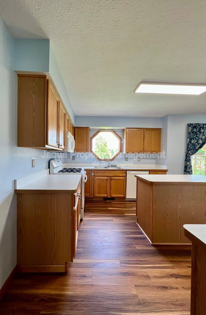 House for rent at 53641 Rolling Meadow Blvd, Paw Paw, MI 49079