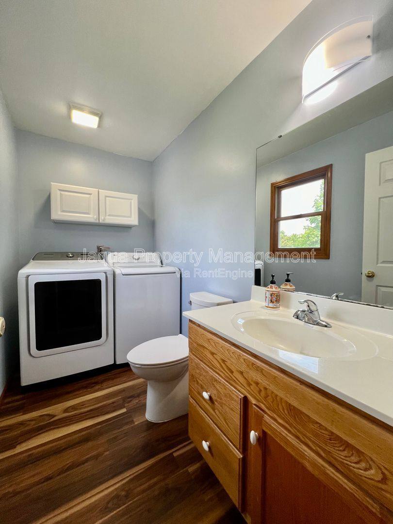 House for rent at 53641 Rolling Meadow Blvd, Paw Paw, MI 49079