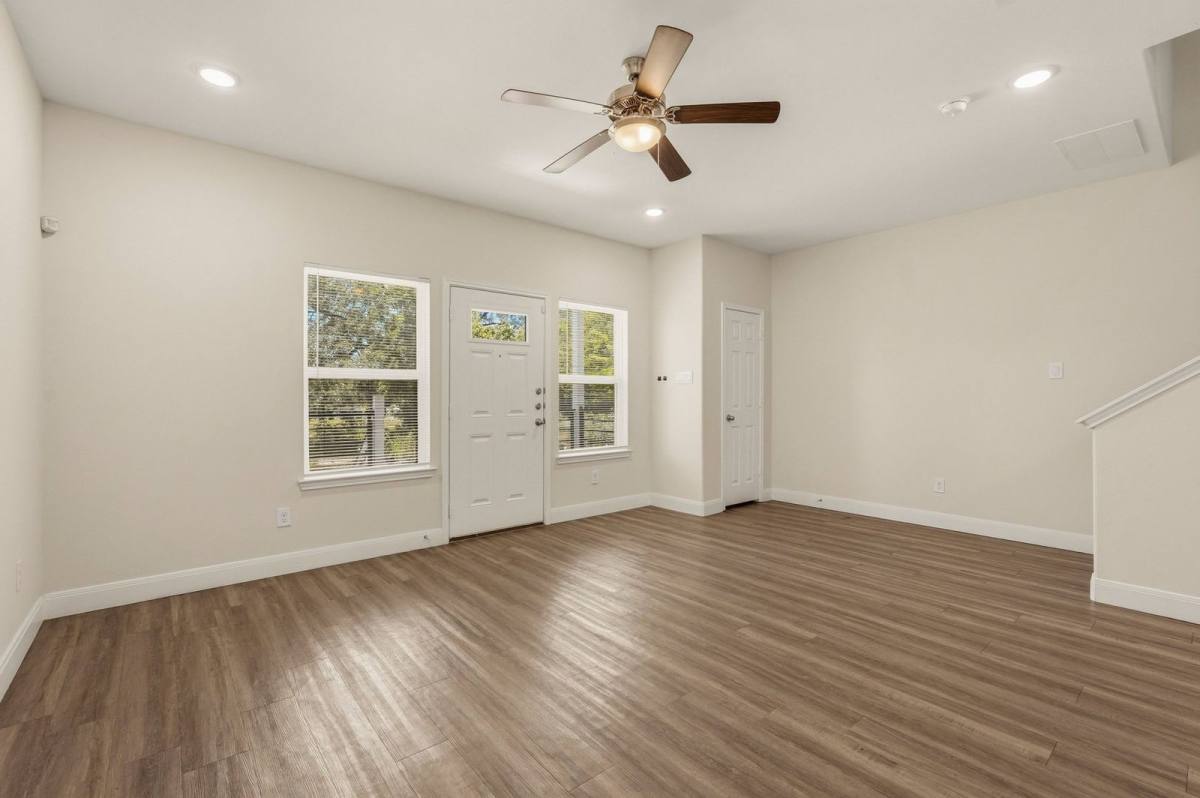 Apartment for rent at 2218 Bringhurst St #B, Houston, TX 77026