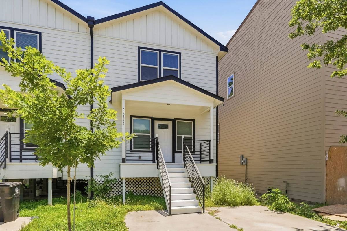 Apartment for rent at 2218 Bringhurst St #B, Houston, TX 77026