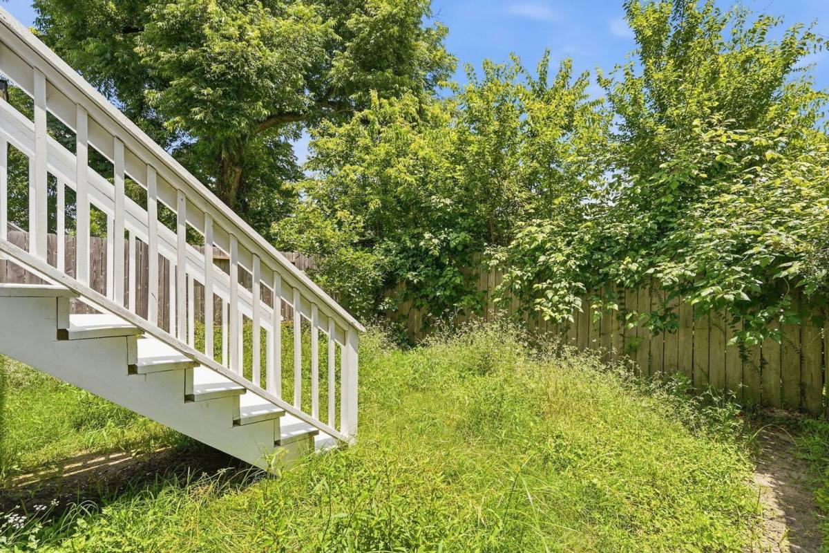 Apartment for rent at 2218 Bringhurst St #B, Houston, TX 77026
