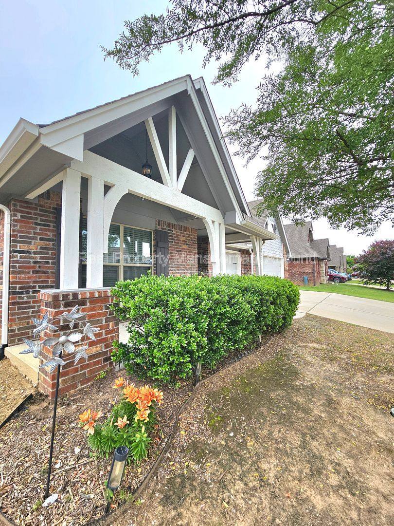 House for rent at 14727 S Urbana Ave, Bixby, OK 74008