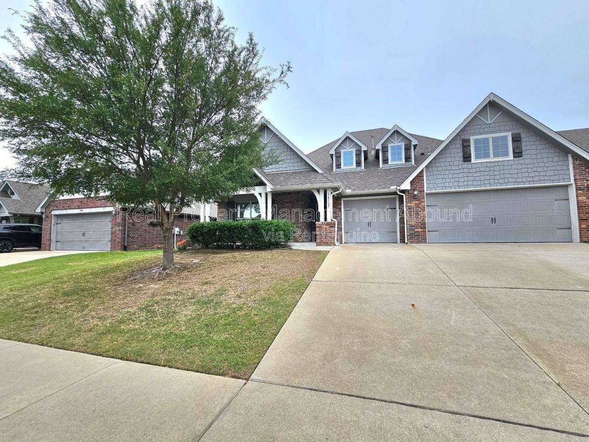 House for rent at 14727 S Urbana Ave, Bixby, OK 74008