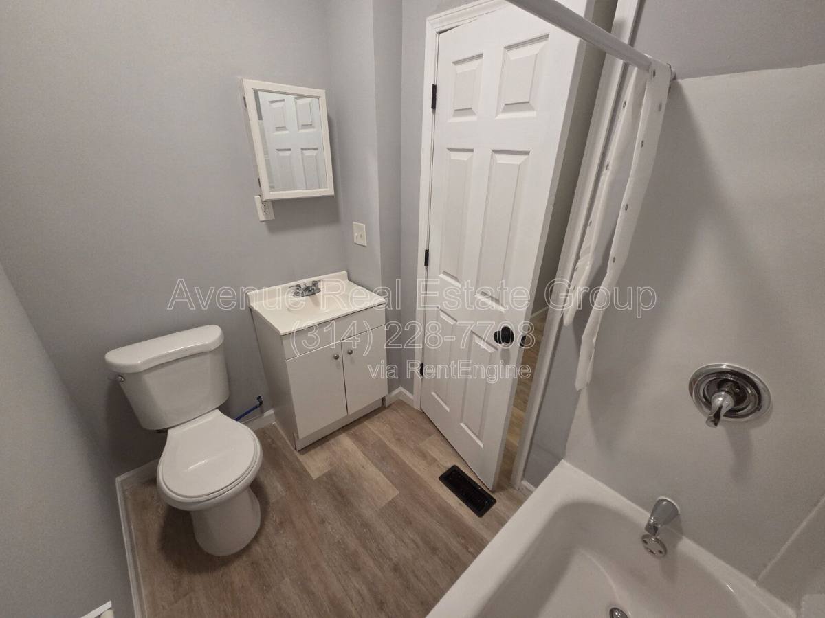 Apartment for rent at 5040 Lotus Ave #1W, Saint Louis, MO 63113
