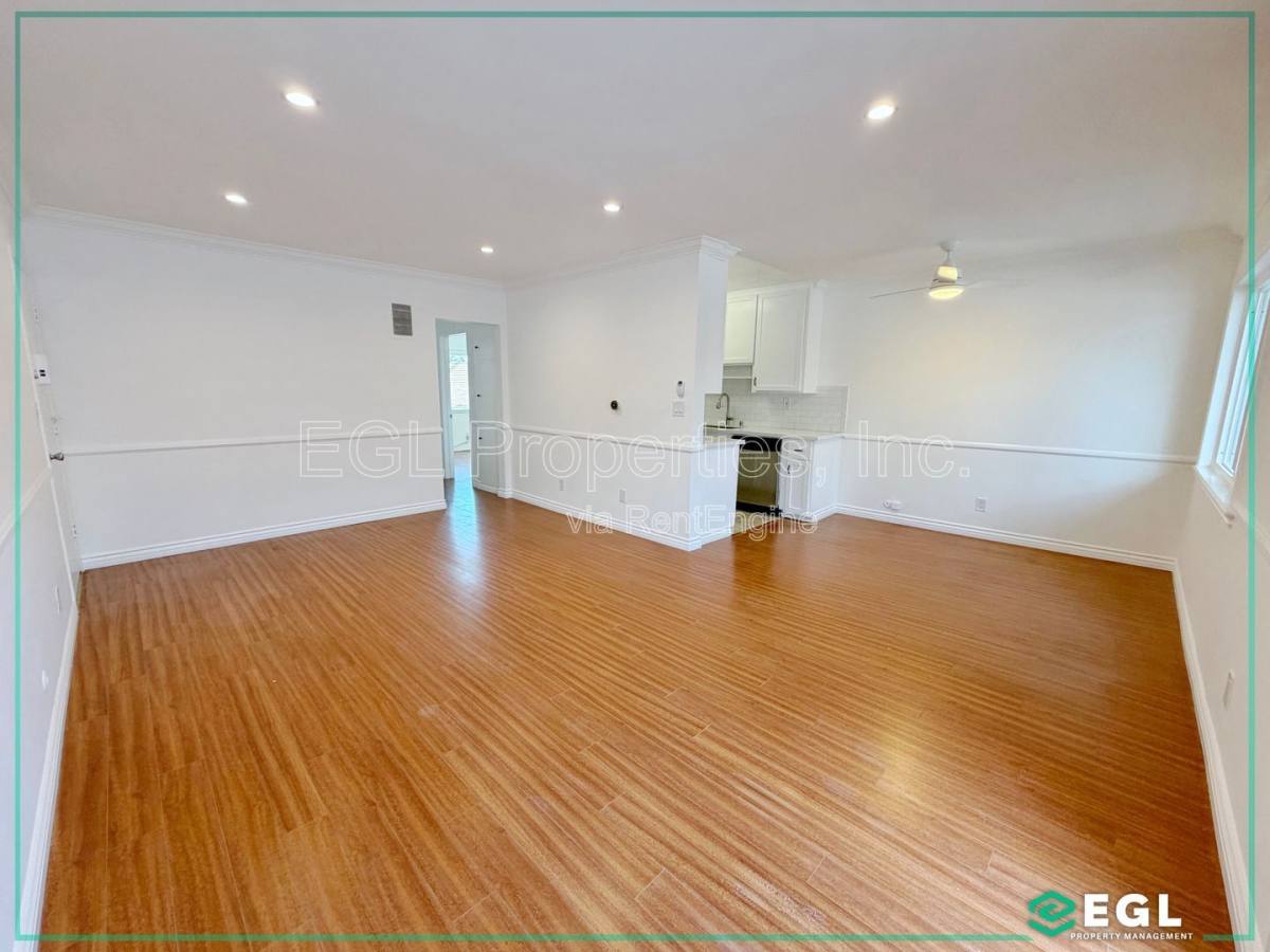 Apartment for rent at 1032 N Gardner St #17, Los Angeles, CA 90046