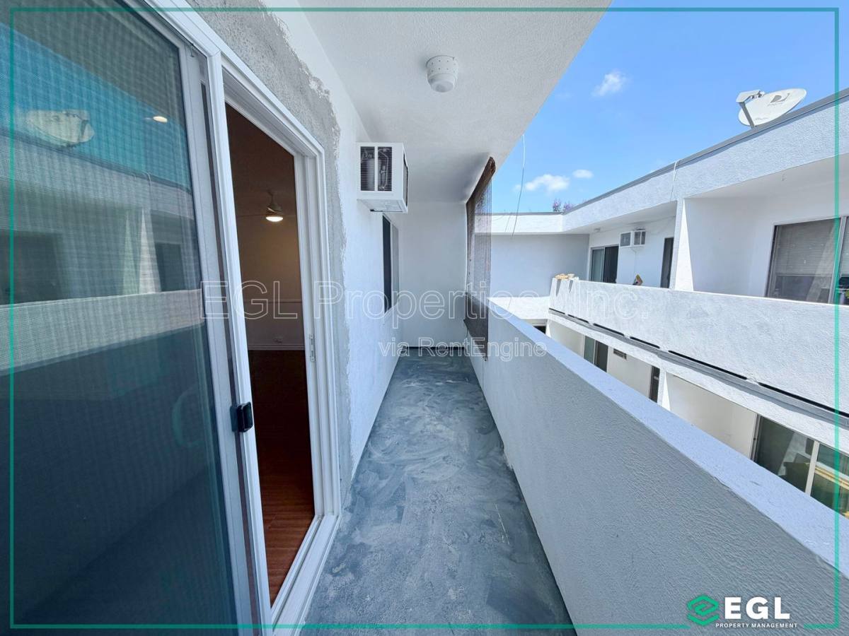 Apartment for rent at 1032 N Gardner St #17, Los Angeles, CA 90046
