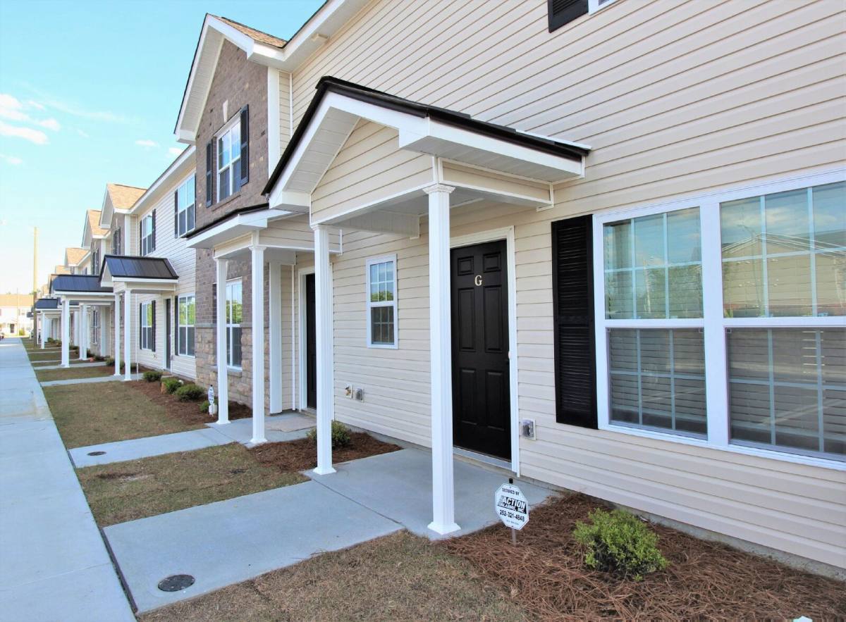 Townhouse for rent at 3329 Briarcliff Dr, Greenville, NC 27834