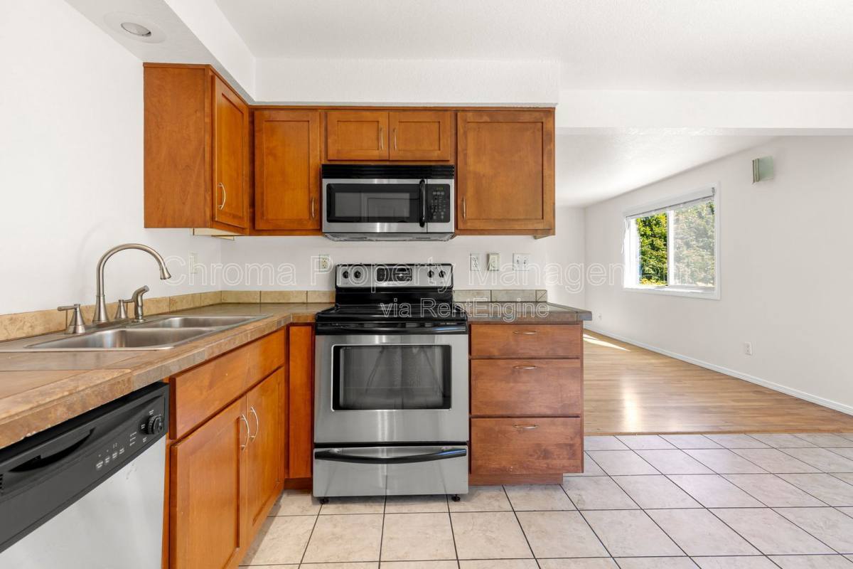 Condo for rent at 2937 SW Miles St #2, Portland, OR 97219