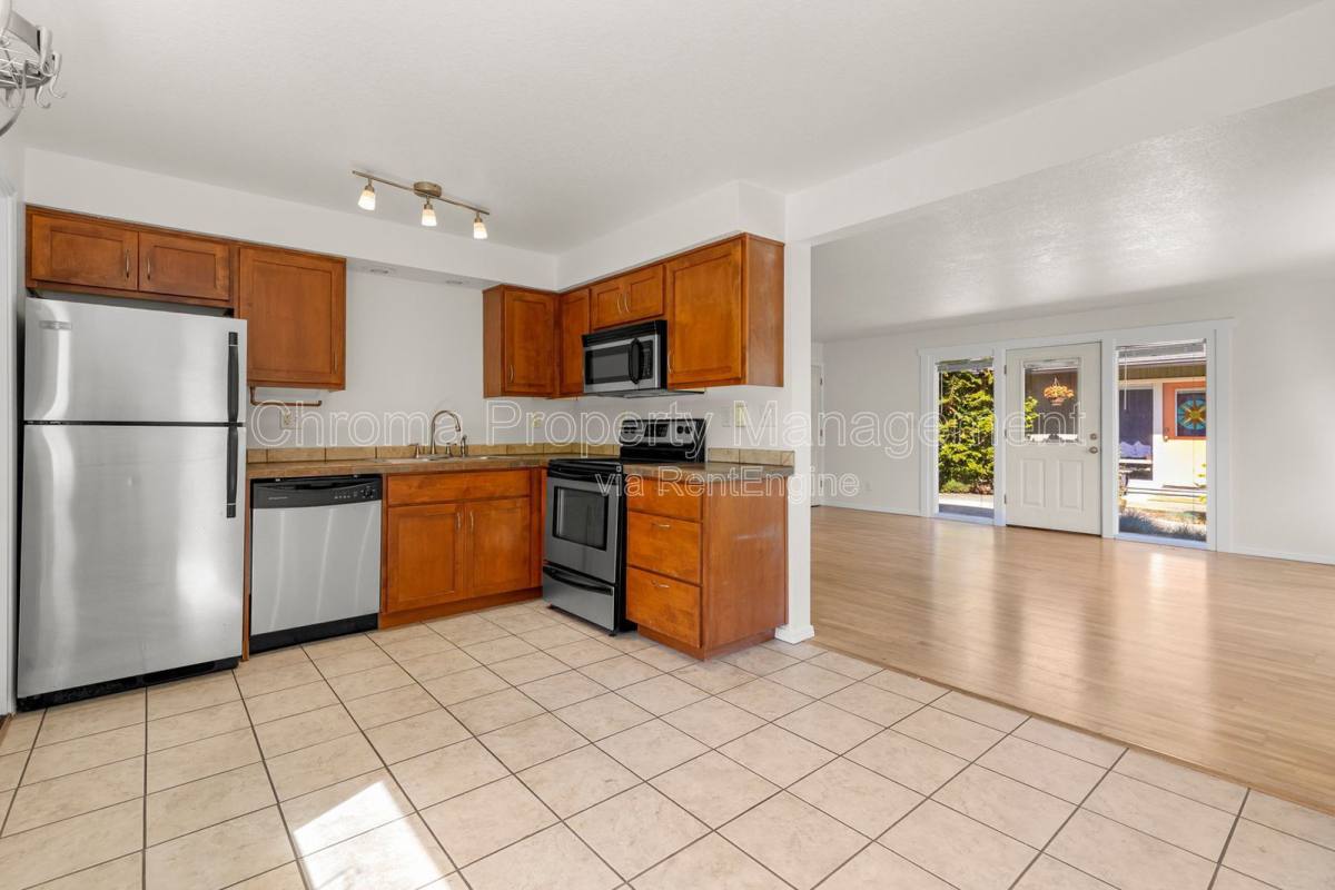 Condo for rent at 2937 SW Miles St #2, Portland, OR 97219