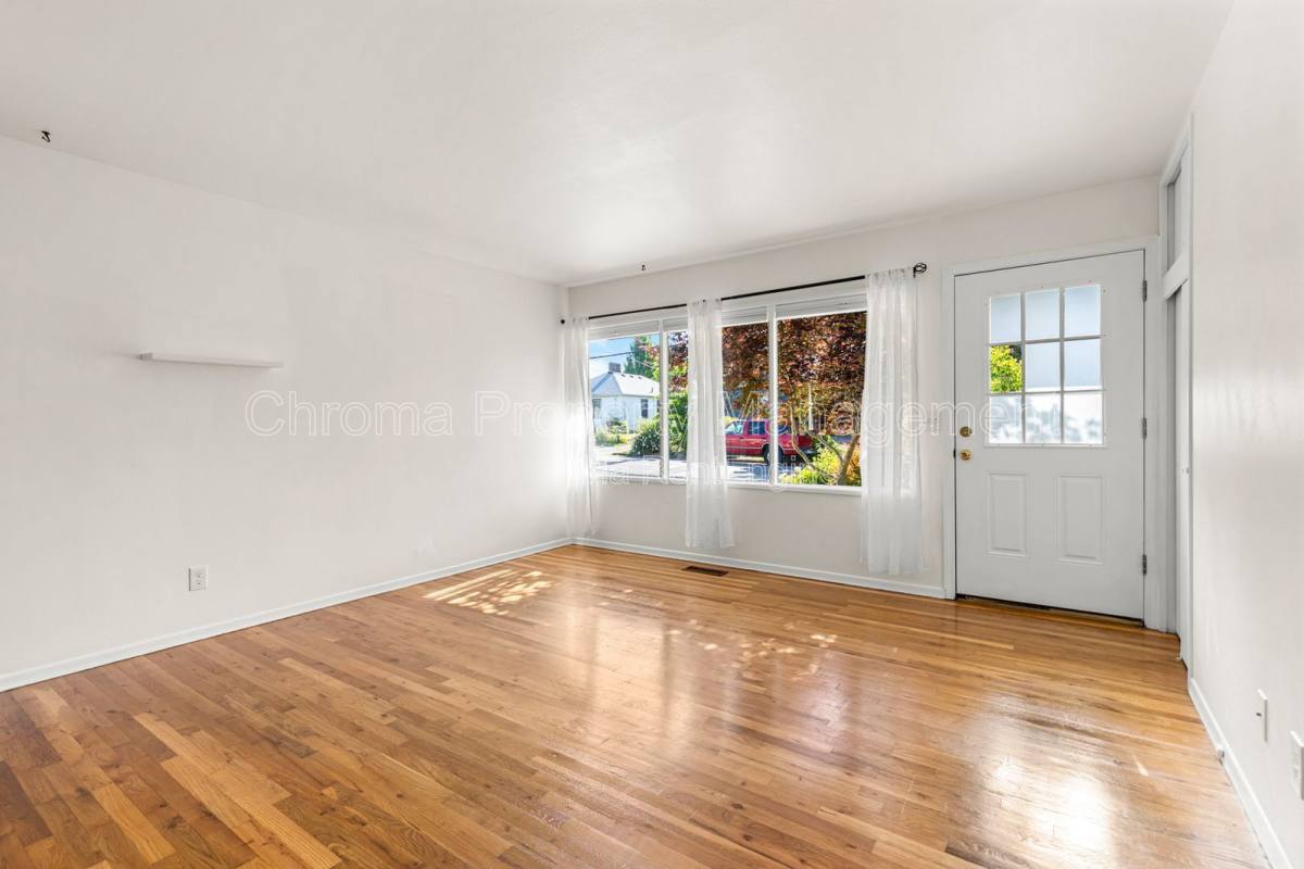 House for rent at 7676 N Mississippi Ave, Portland, OR 97217