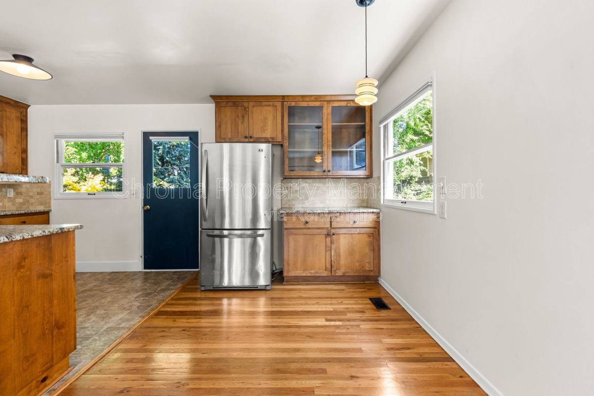 House for rent at 7676 N Mississippi Ave, Portland, OR 97217