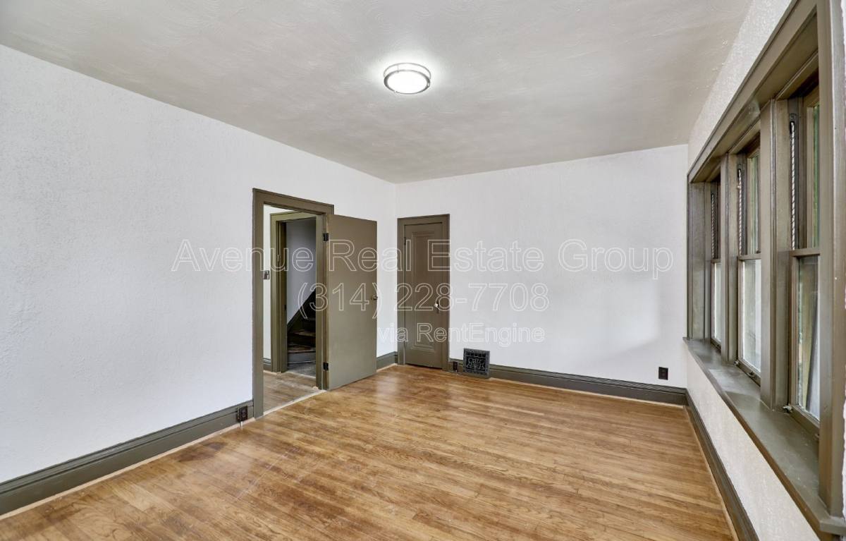 Apartment for rent at 5021 Ray Ave #1F, Saint Louis, MO 63116