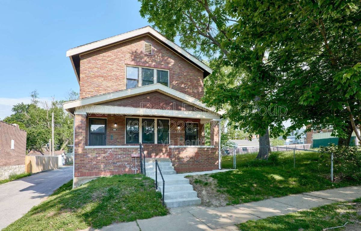 Apartment for rent at 5021 Ray Ave #1F, Saint Louis, MO 63116