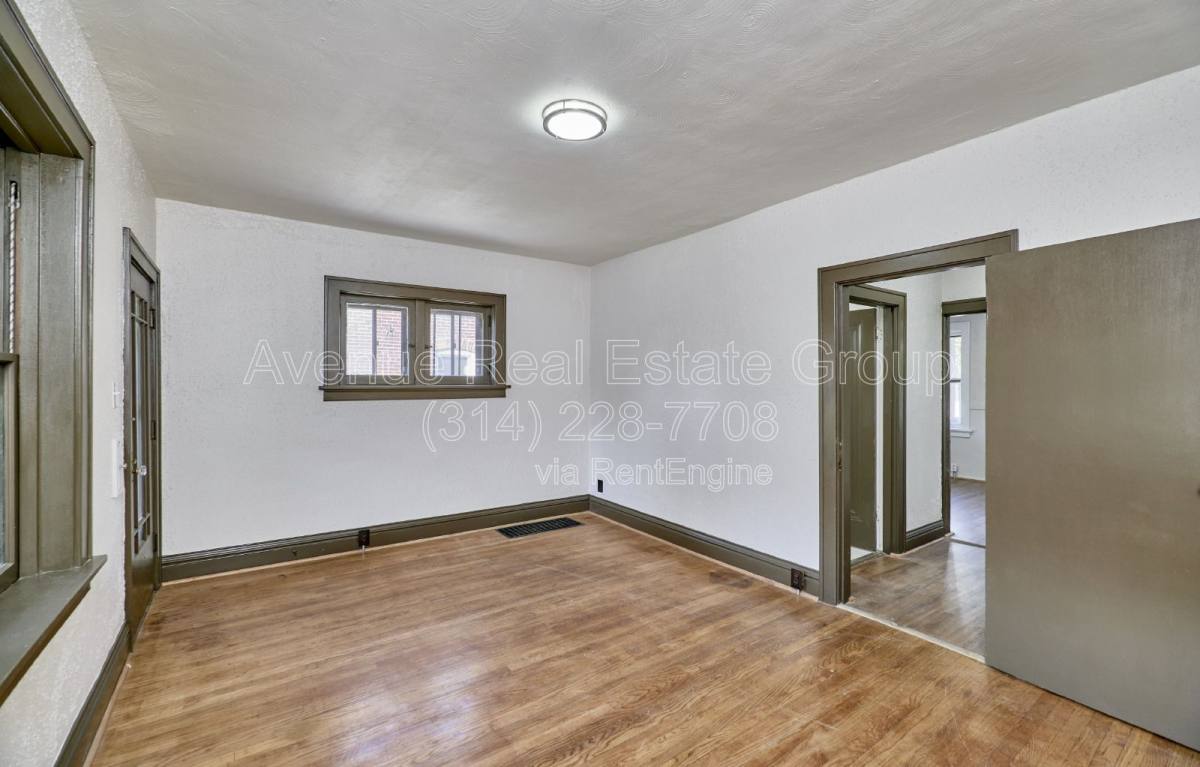 Apartment for rent at 5021 Ray Ave #1F, Saint Louis, MO 63116