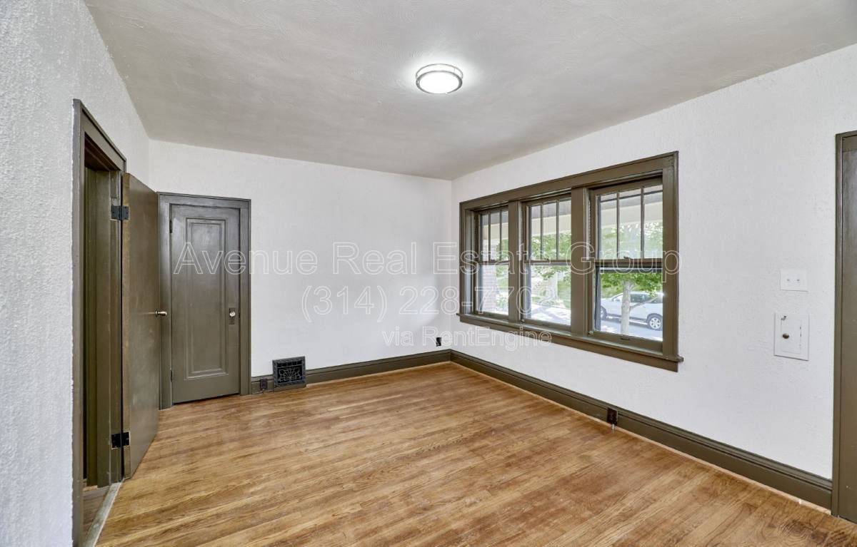 Apartment for rent at 5021 Ray Ave #1F, Saint Louis, MO 63116