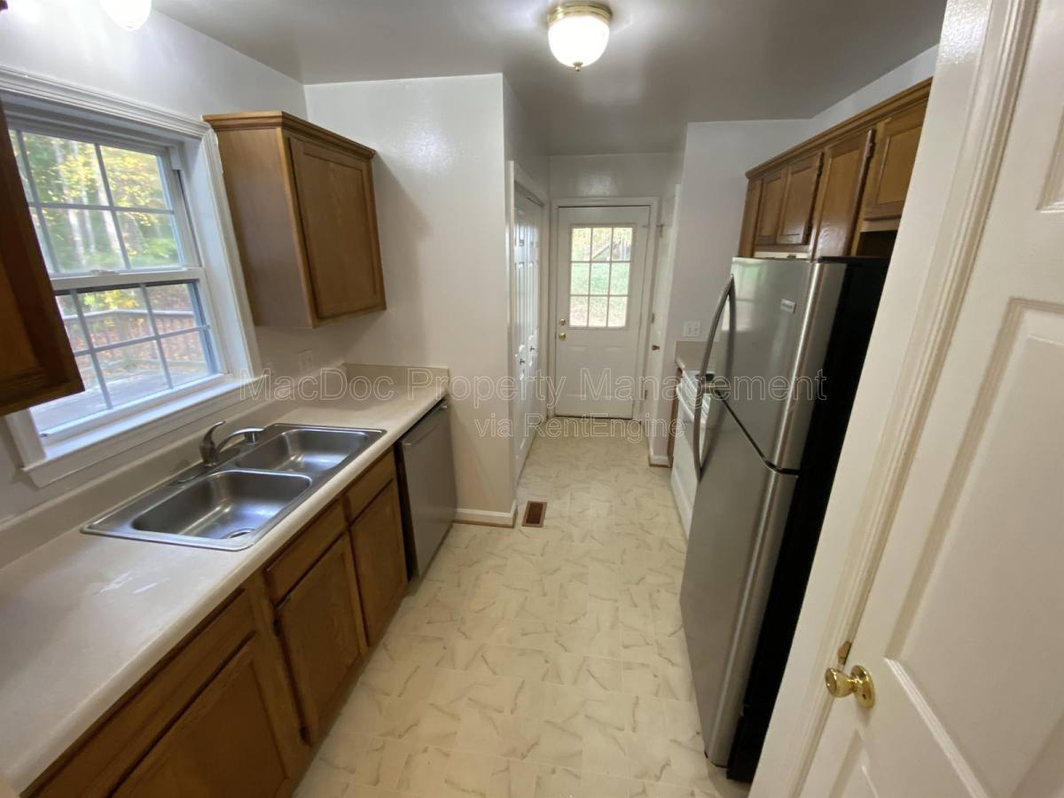 House for rent at 211 Cedar Ridge Dr, Ruther Glen, VA 22546