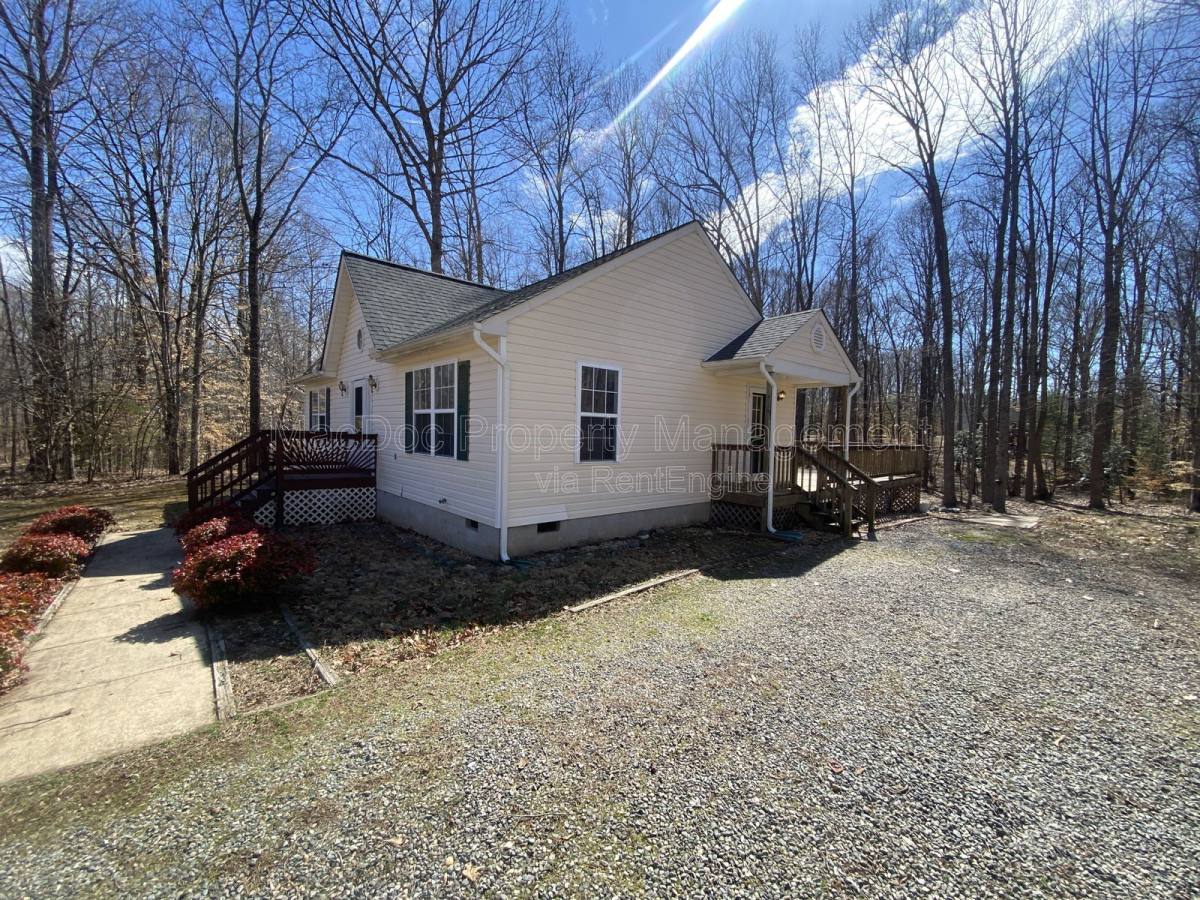 House for rent at 211 Cedar Ridge Dr, Ruther Glen, VA 22546