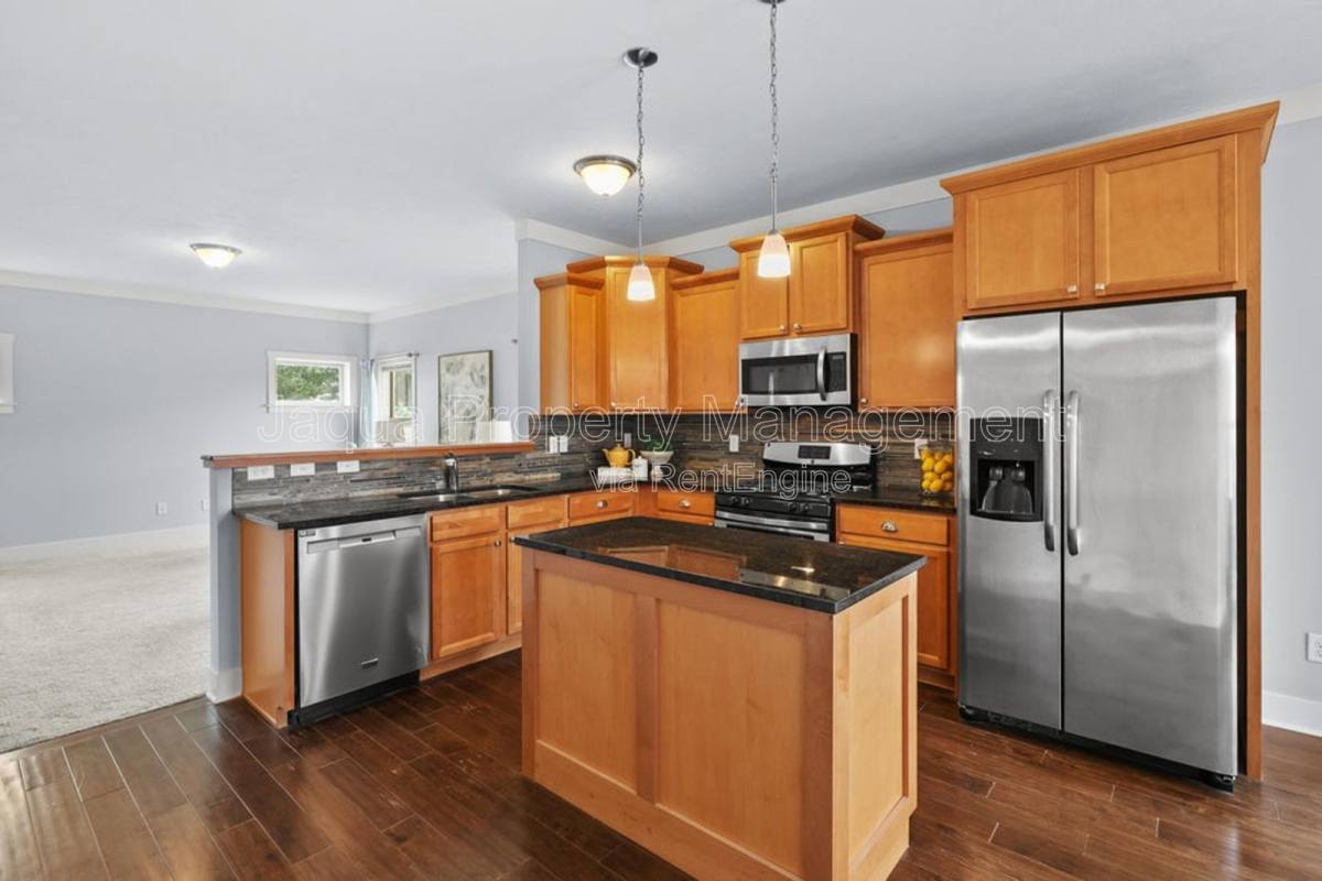 House for rent at 5661 Attleberry Ave, Kalamazoo, MI 49009