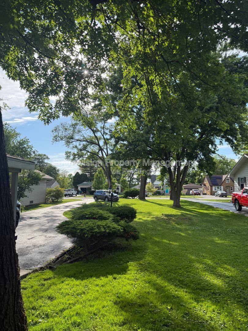 Apartment for rent at 122 N Hamilton St, Lockport, IL 60441