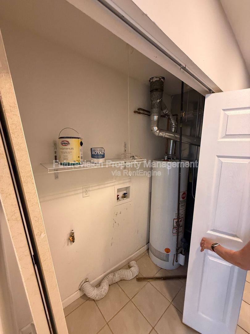 Apartment for rent at 122 N Hamilton St, Lockport, IL 60441