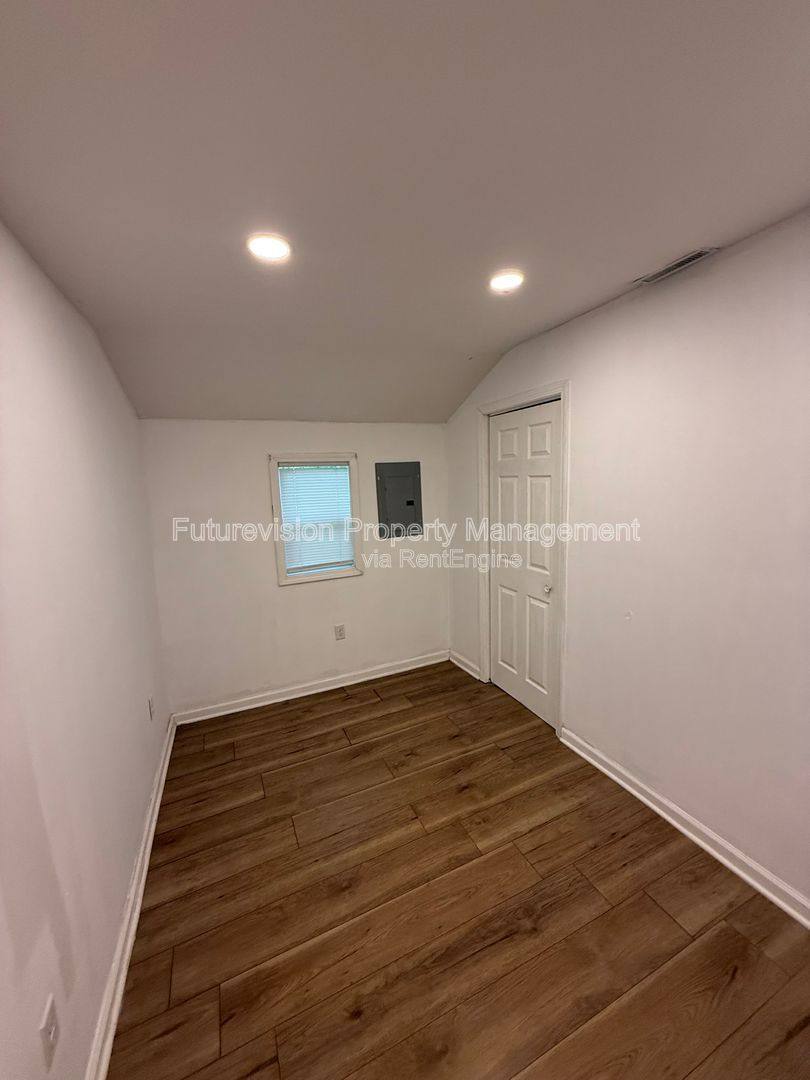 Apartment for rent at 122 N Hamilton St, Lockport, IL 60441