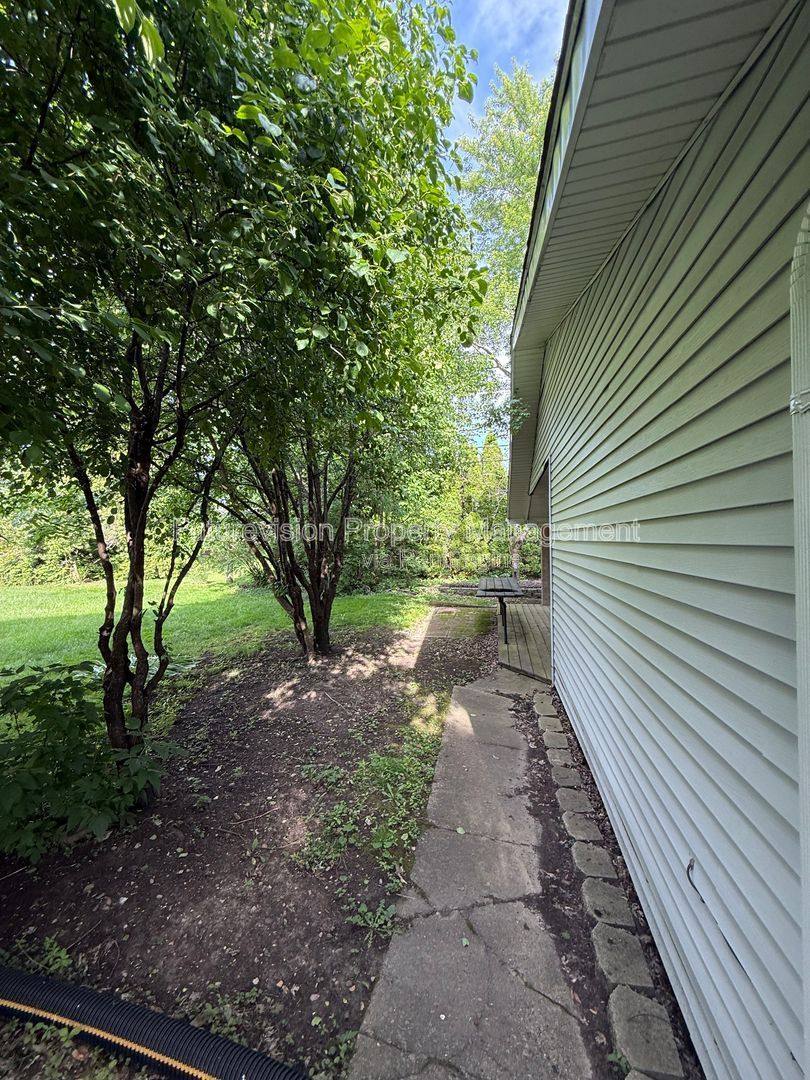 Apartment for rent at 122 N Hamilton St, Lockport, IL 60441