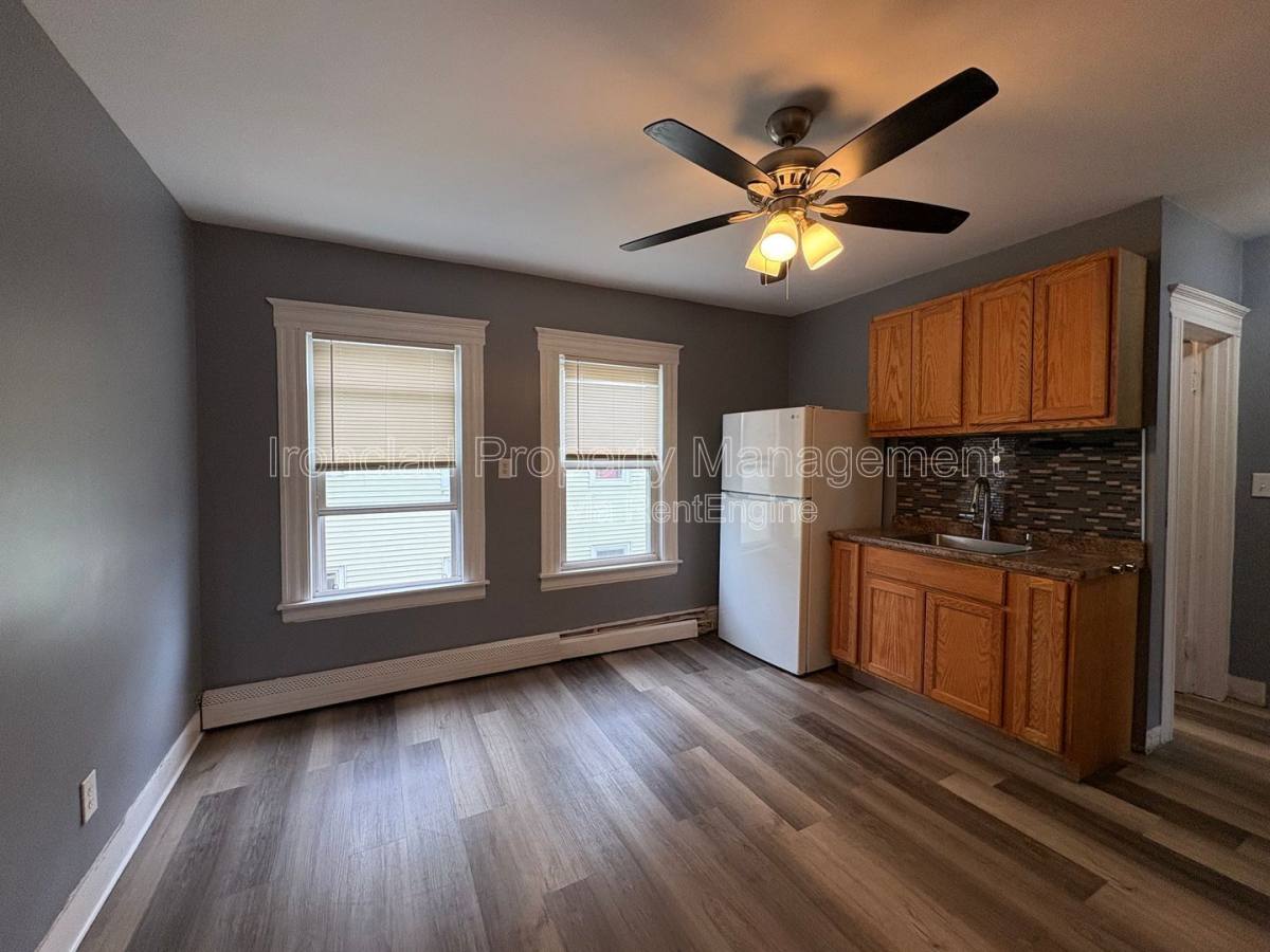 Apartment for rent at 680 W Main St #2, New Britain, CT 06053