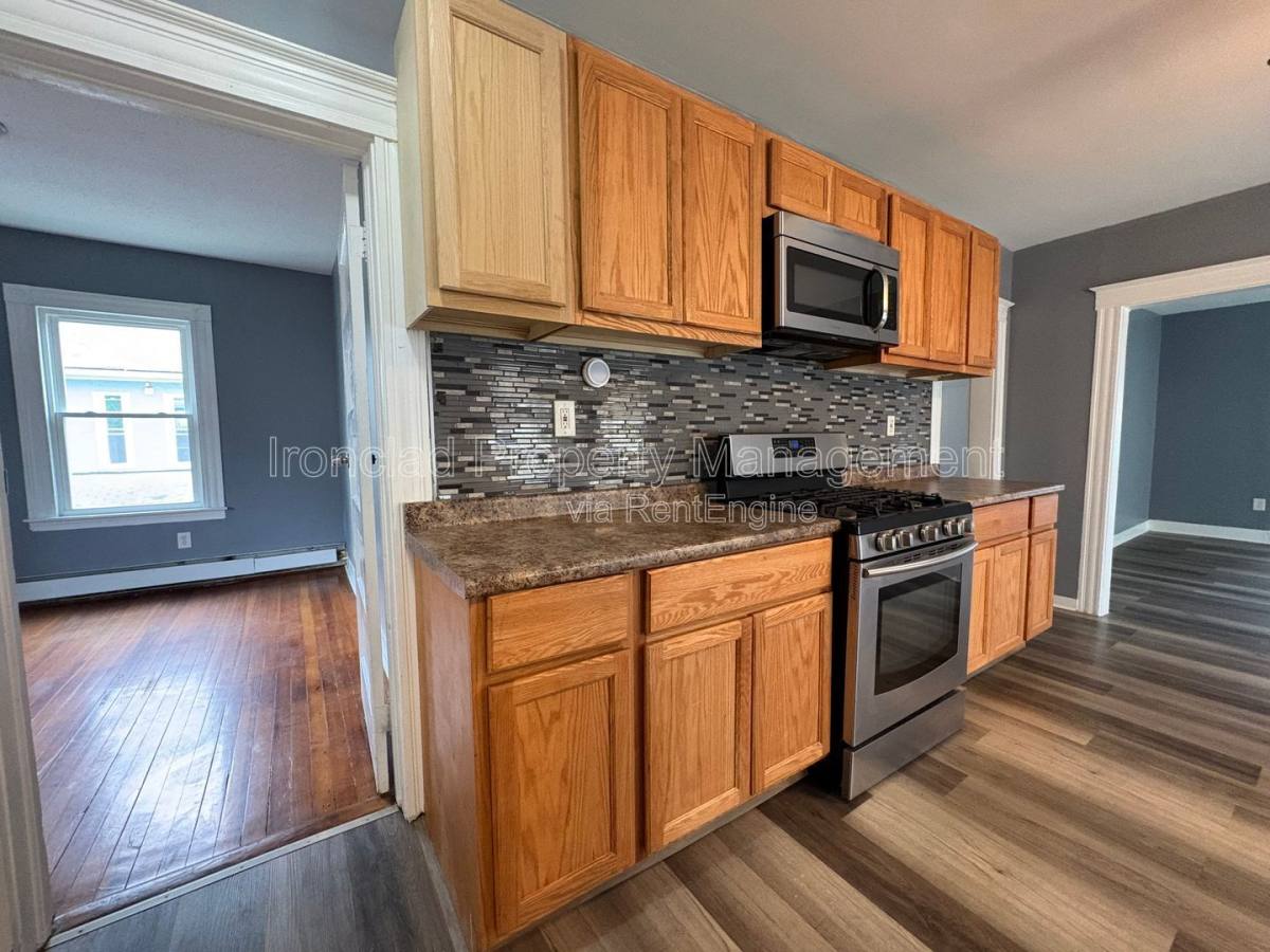 Apartment for rent at 680 W Main St #2, New Britain, CT 06053