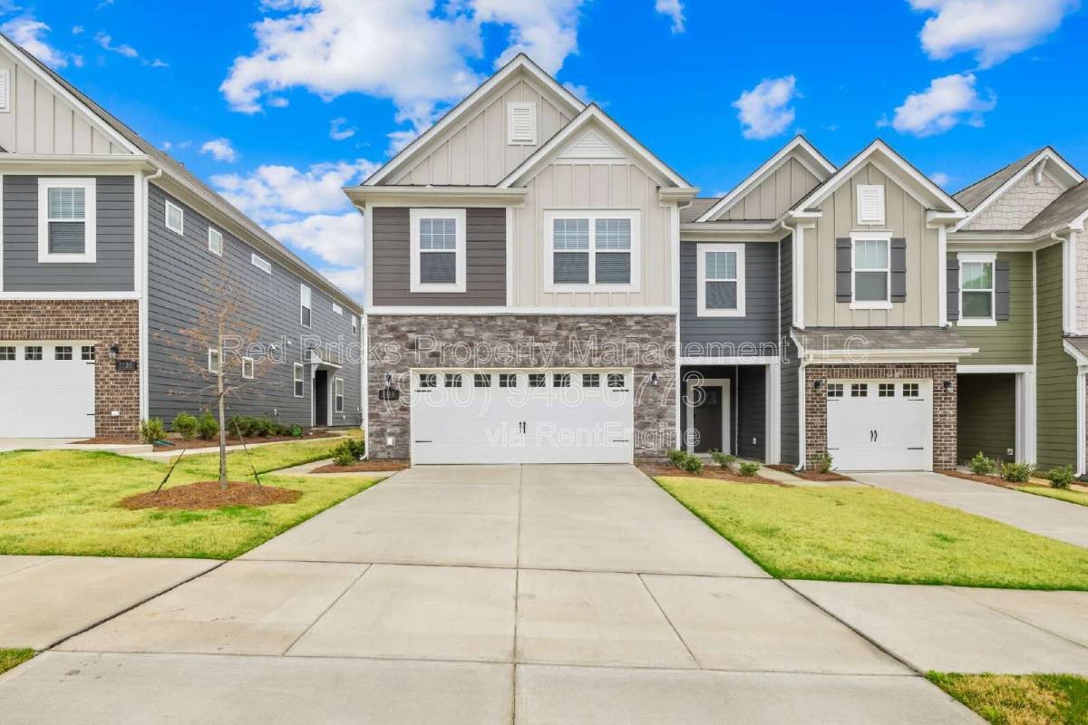 Townhouse for rent at 7145 Bentz St, Charlotte, NC 28269