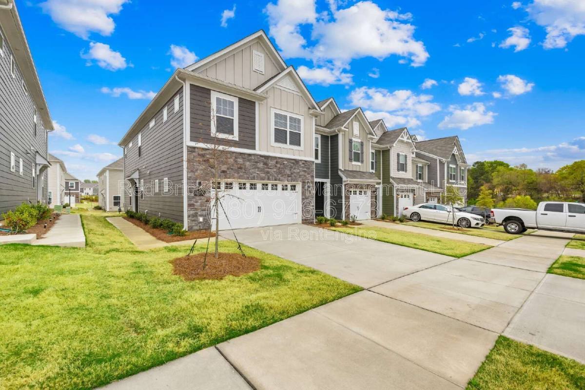 Townhouse for rent at 7145 Bentz St, Charlotte, NC 28269