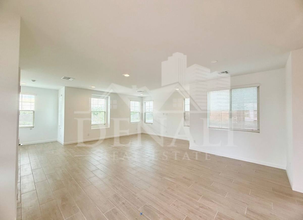 House for rent at 26021 N 23rd Ave, Phoenix, AZ 85085