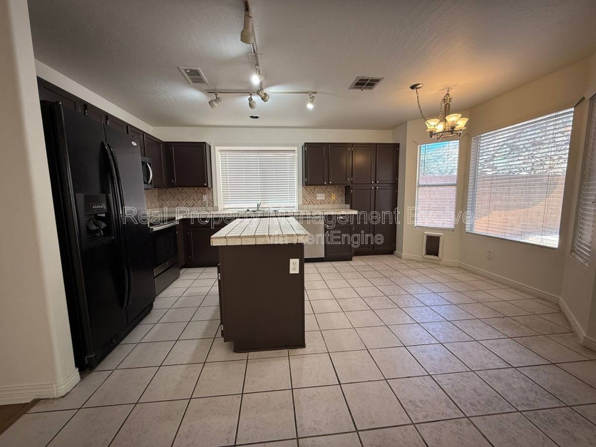House for rent at 16838 S 20th Place, Phoenix, AZ 85048